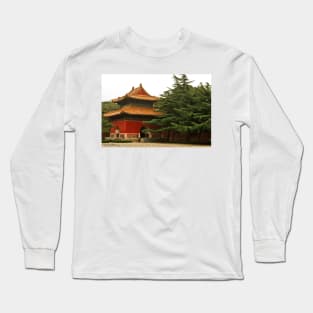 Saying Goodbye To The Tombs © Long Sleeve T-Shirt